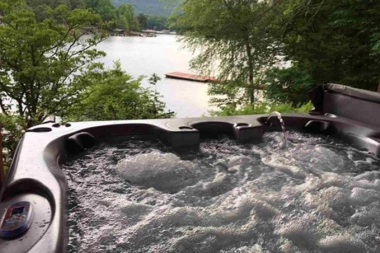 Chatuge Fish Retreat Hot Tub