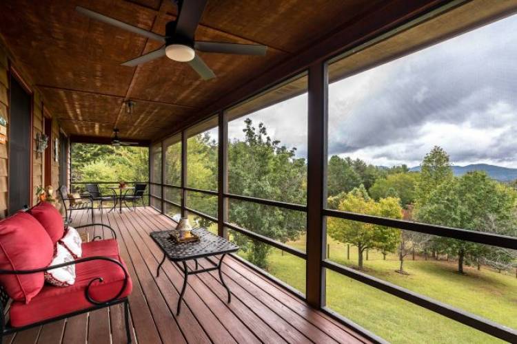 LilBit O'Heaven - Mountain View